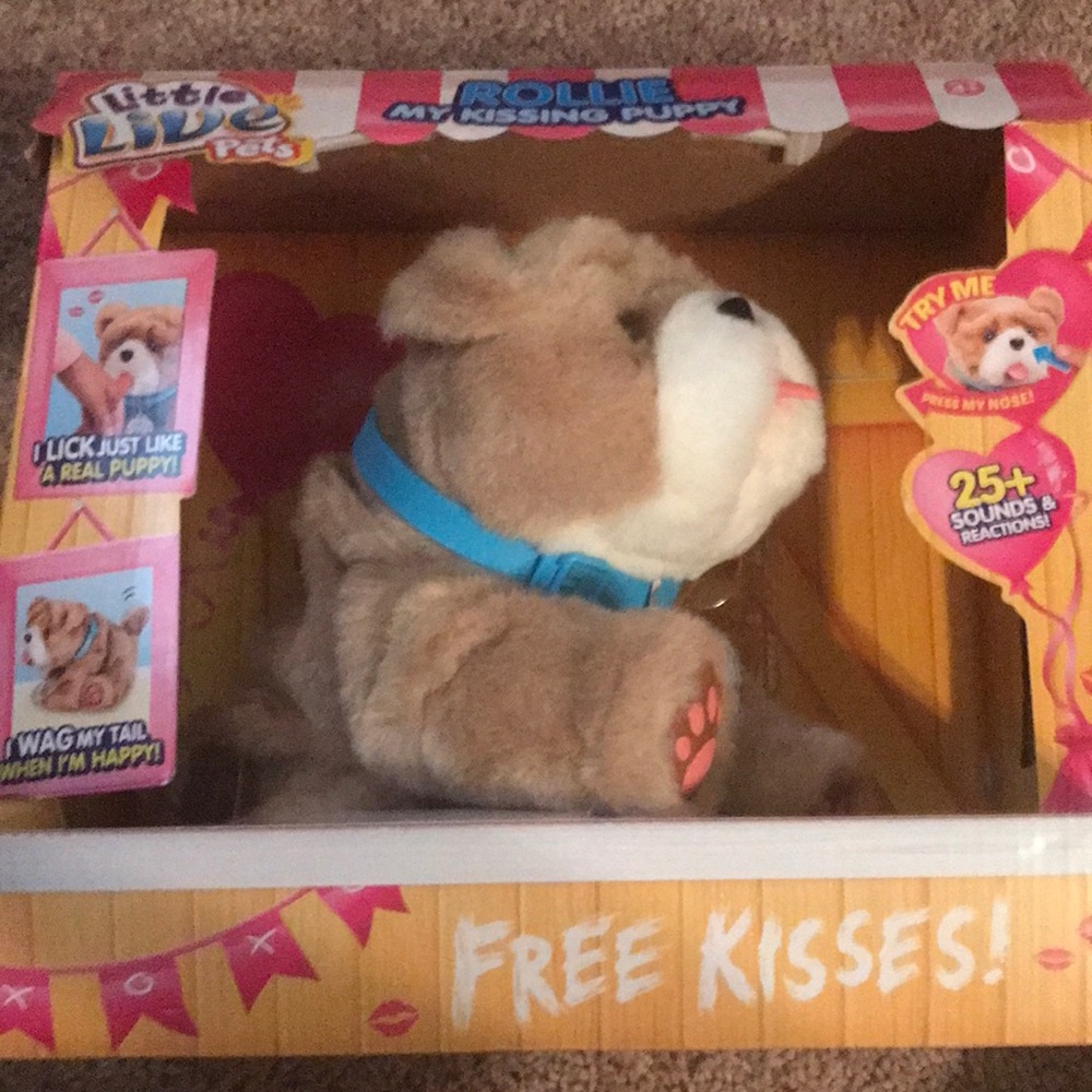 NIB - Little Live Pets Rollie My Kissing Puppy